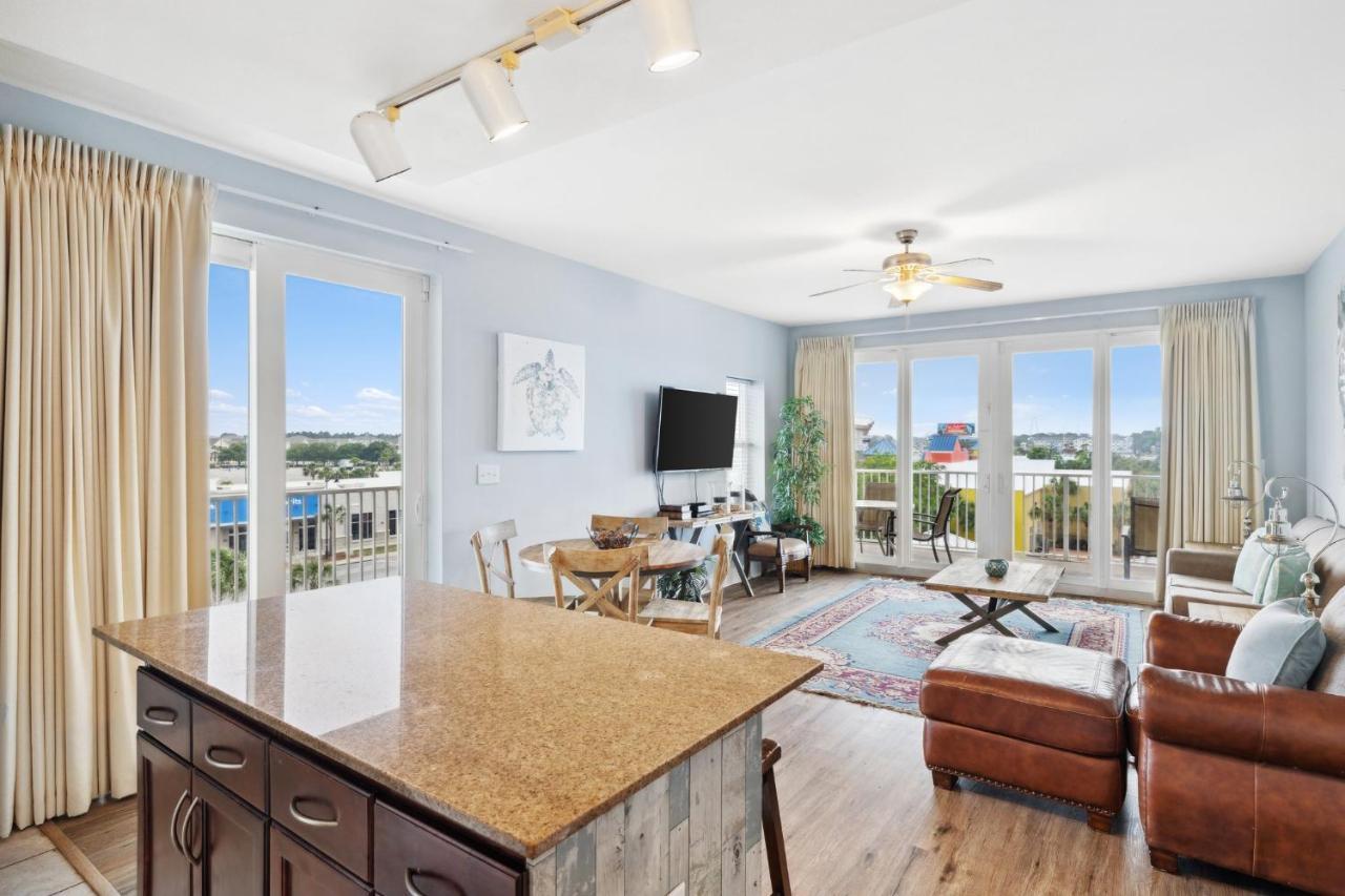 Laketown Wharf #338 By Nautical